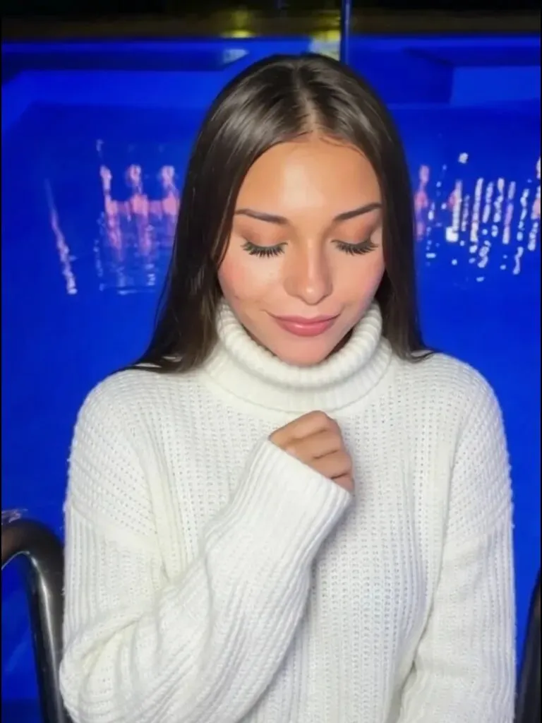 she helps you (+FPS)